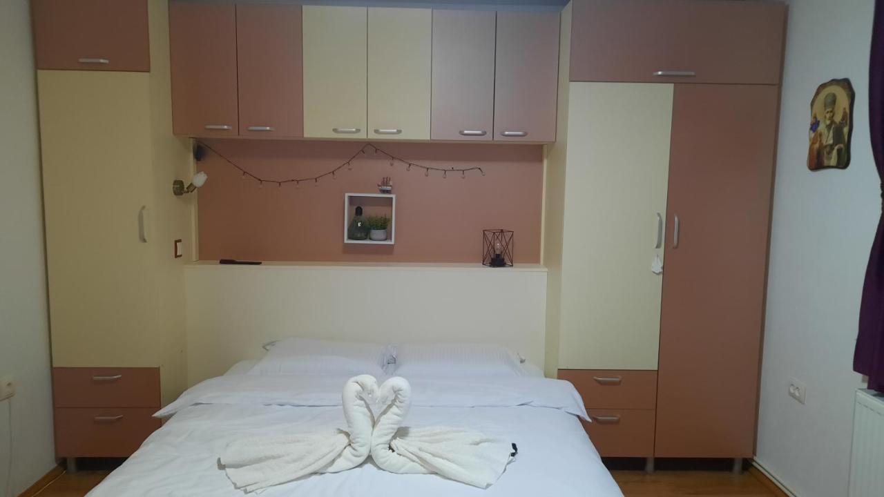 Casuta Din Deal 티르구 네암트 외부 사진